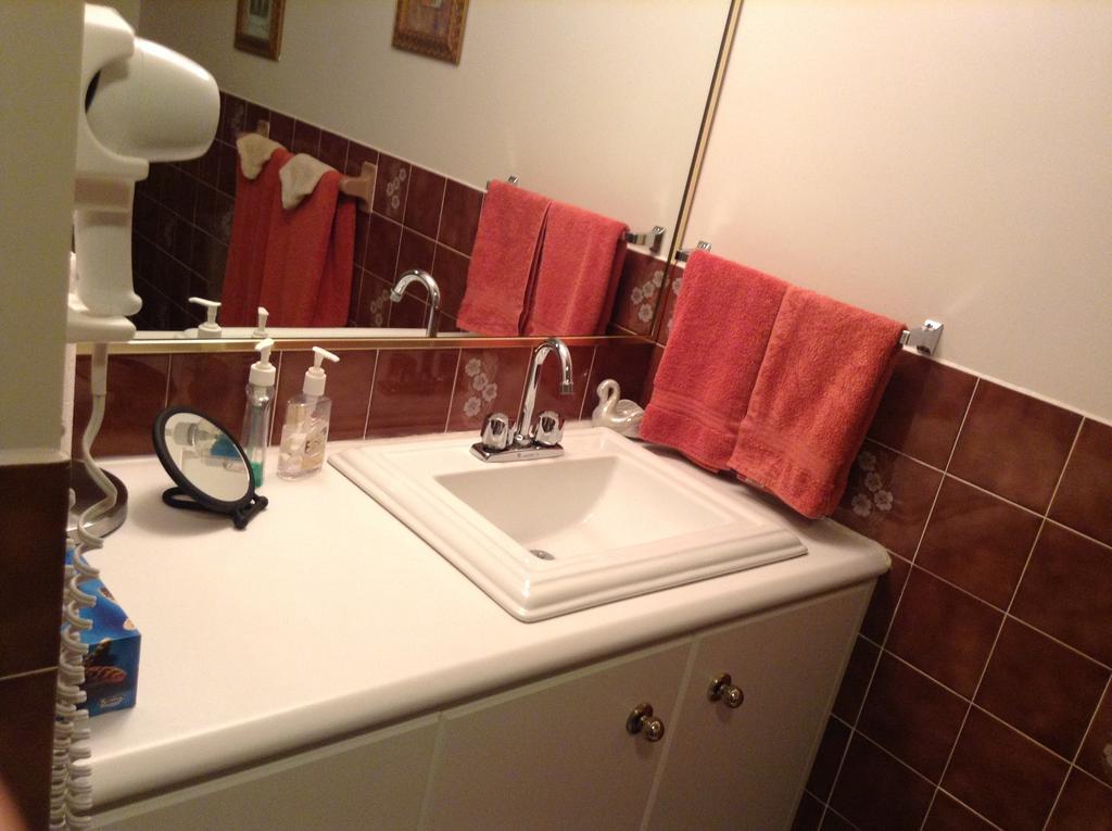 Bed and Breakfast Douces Evasions Saint-Anselme Екстер'єр фото
