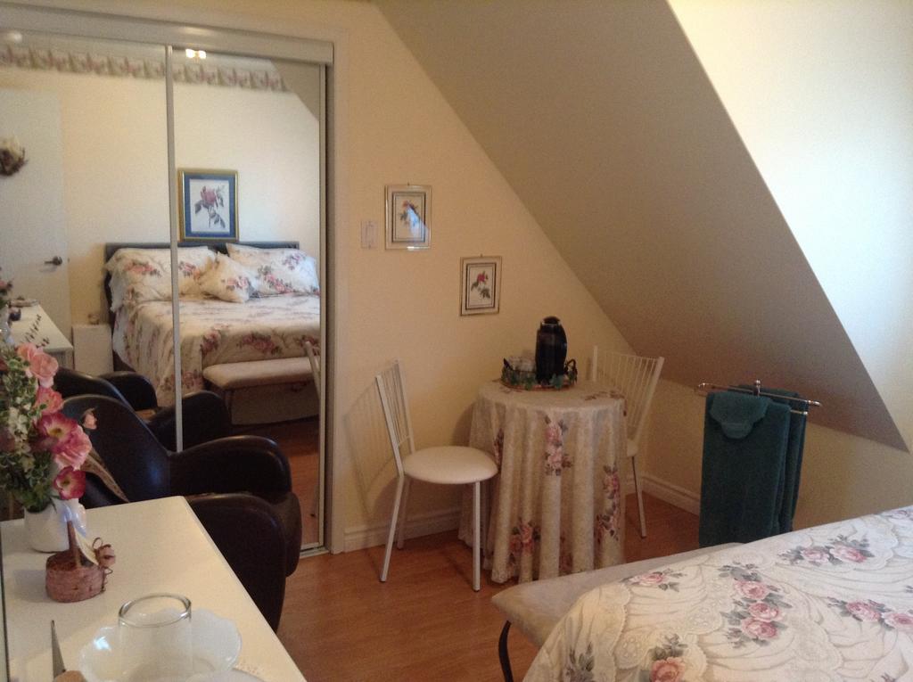 Bed and Breakfast Douces Evasions Saint-Anselme Номер фото