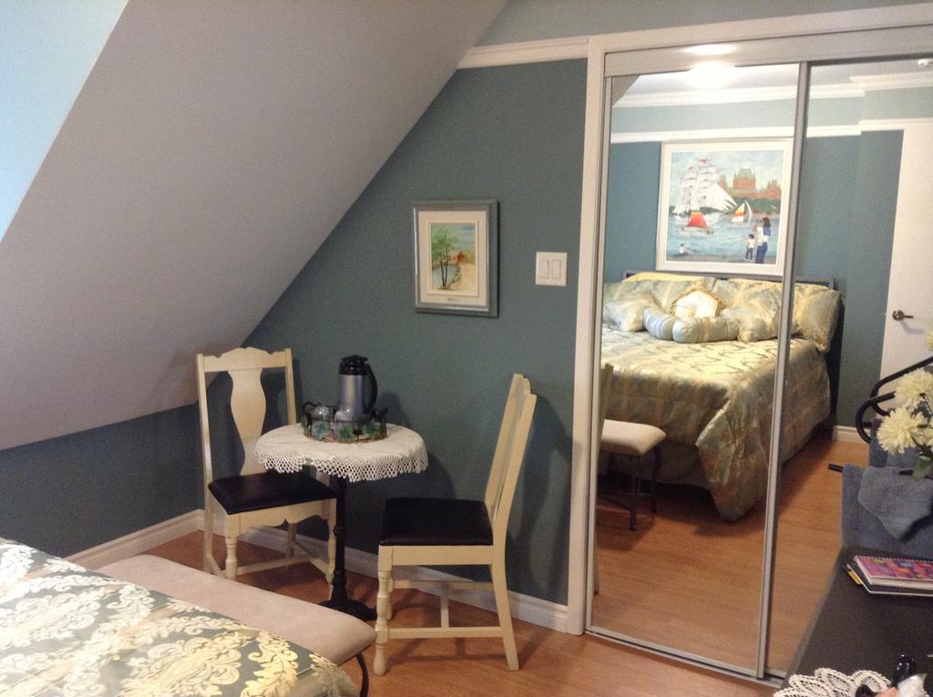 Bed and Breakfast Douces Evasions Saint-Anselme Номер фото