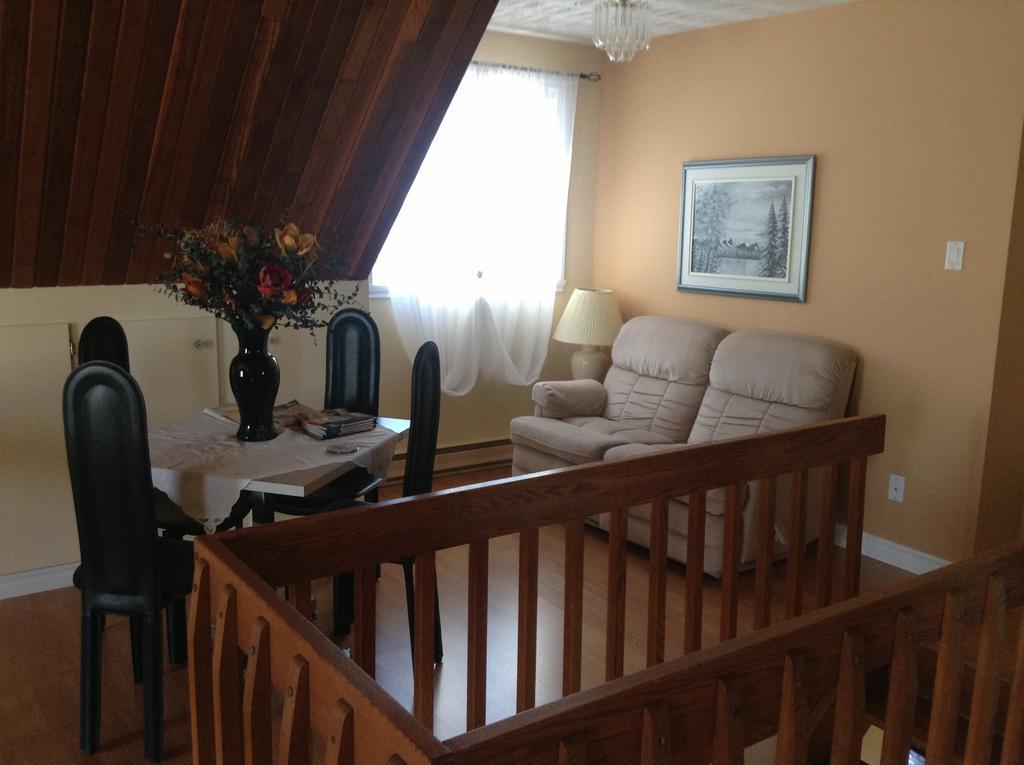 Bed and Breakfast Douces Evasions Saint-Anselme Екстер'єр фото