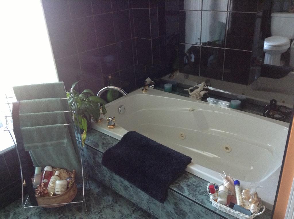 Bed and Breakfast Douces Evasions Saint-Anselme Екстер'єр фото